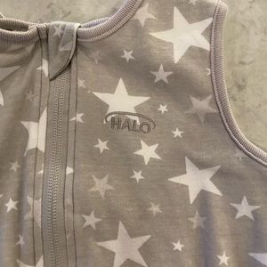Halo Sleepsack - Toddler size 2T - light grey color with stars pattern.